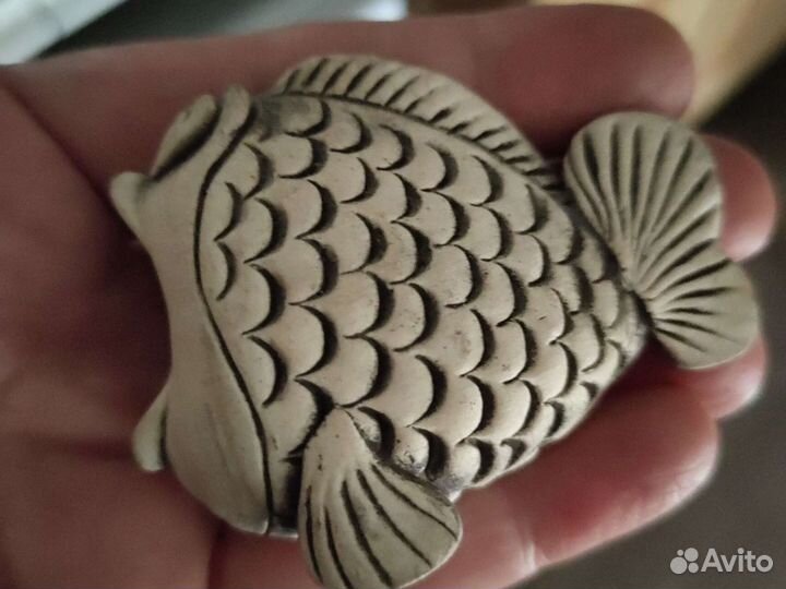 Рыбка из камня