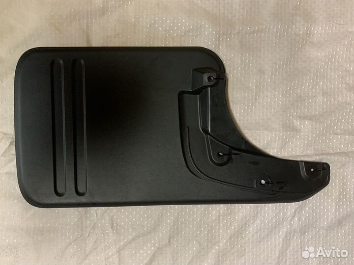 Брызговик Toyota Hilux 766250K150