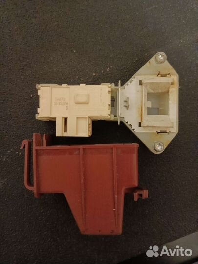 Устройство блокировки люка