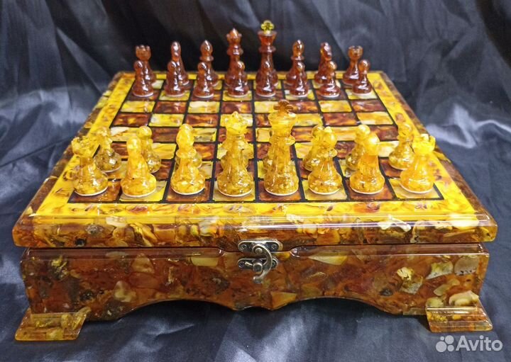 Шахматы янтарные