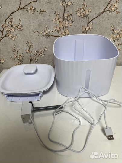 Поилка фонтан для кошек и собак