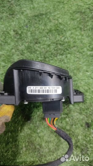 Кнопки мультимедиа на руль Mercedes Benz E-class