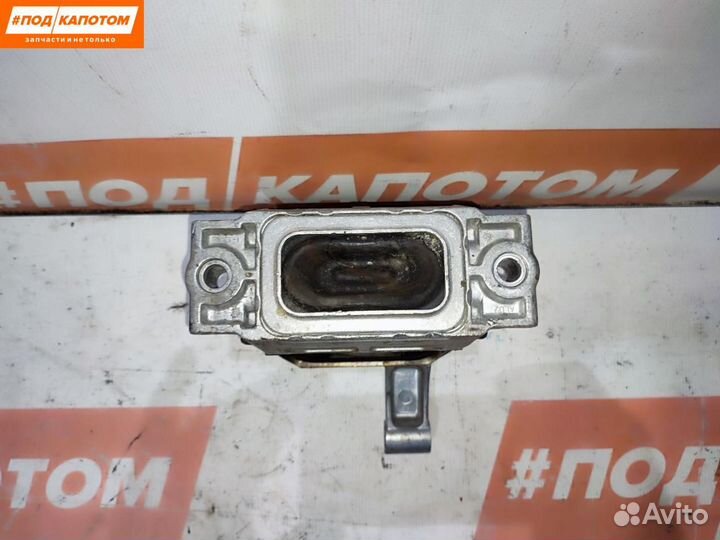 Подушка крепления двигателя правая Volkswagen