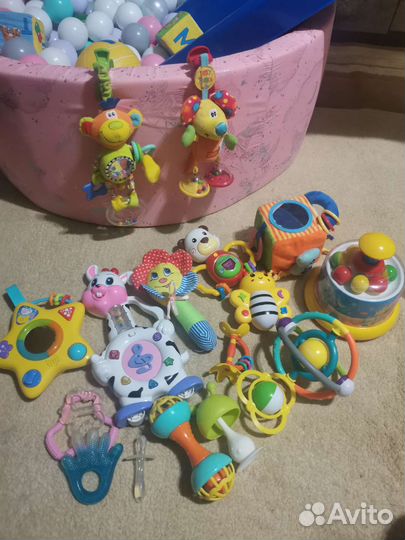 Игрушки для малышей пакетом