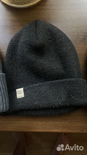 Мужские шапки 4 штуки