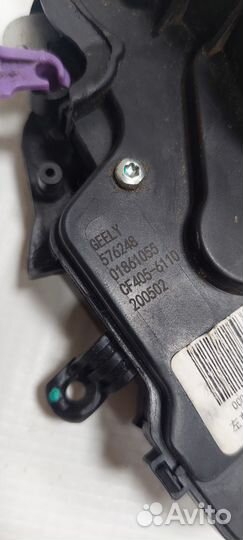 Замок двери передний левый Geely Coolray 01861055