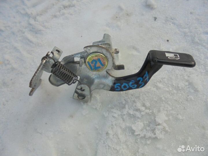 Ручка открывания бензобака Toyota Corolla Fielder