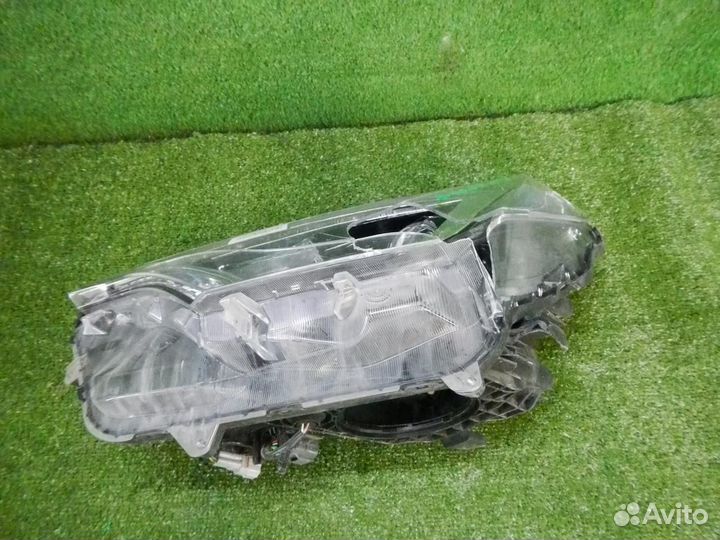 Фара левая Toyota RAV4