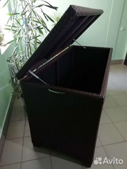 Сундук из искусственного ротанга