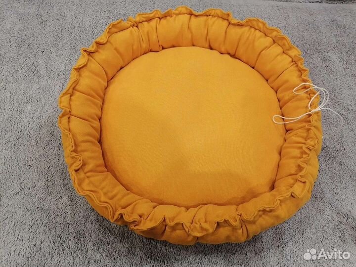 Лежак для кошечек и маленьких собачек