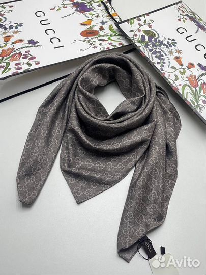 Шелковый платок Gucci