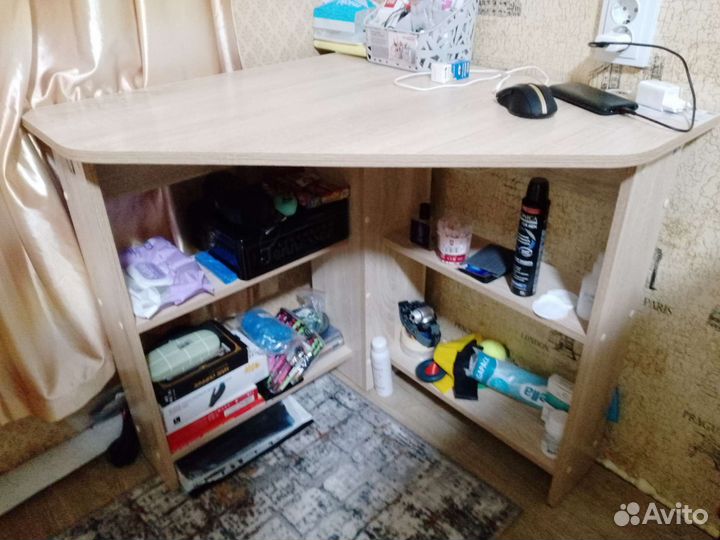 Стол угловой