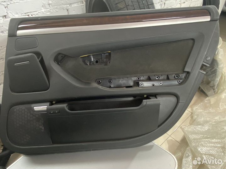 Продаются дверные карты Ауди А8 комплект