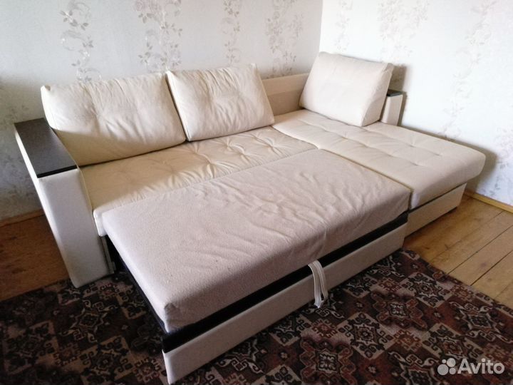 Диван-кровать угловой
