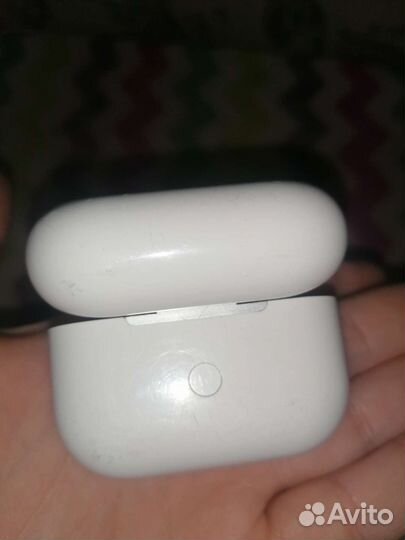 Кейс от airpods и другой кейс без название