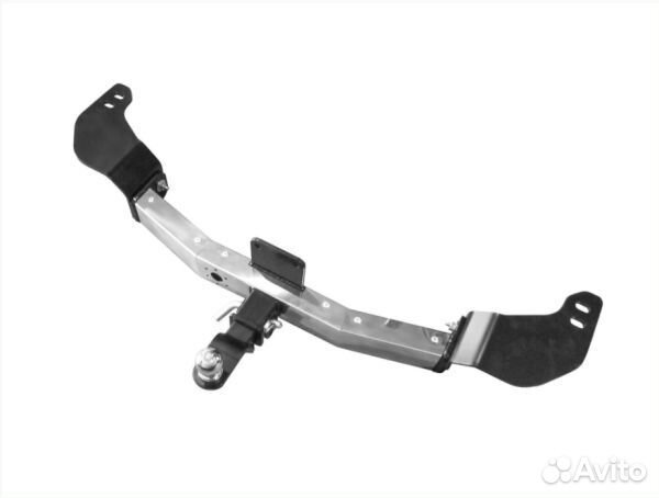 Фаркоп с хромированной накладкой на Toyota Land C