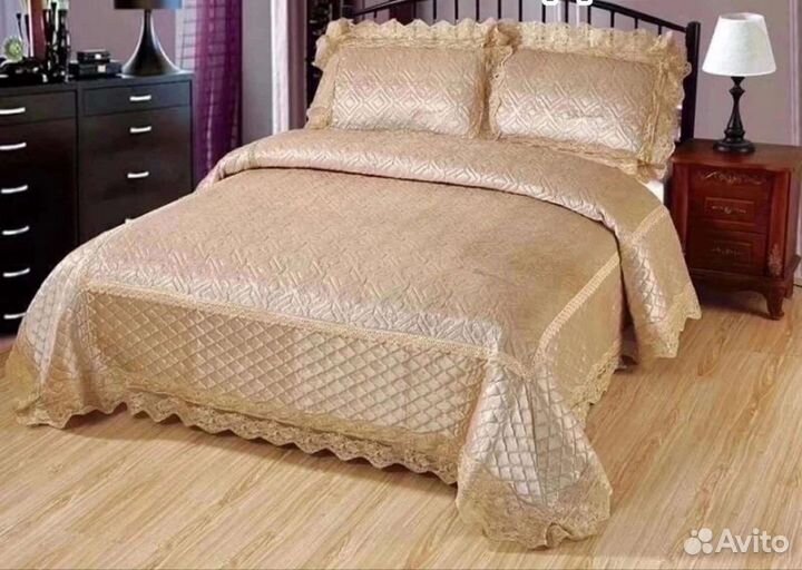 Покрывало на кровать новое