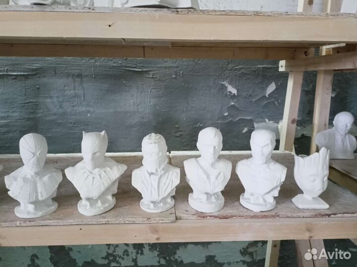 Гипсовые бюсты супергероев