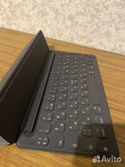 iPad SMART Keyboard Folio iPad