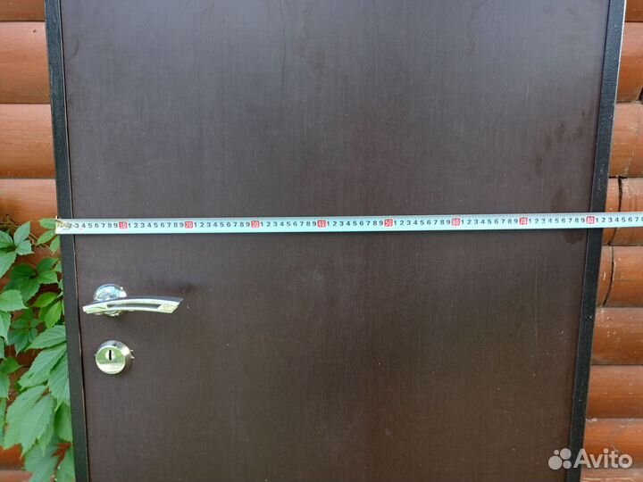 Дверь входная уличная металлическая б/у