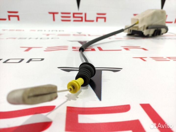 Замок двери задней правой Tesla Model Y 2020