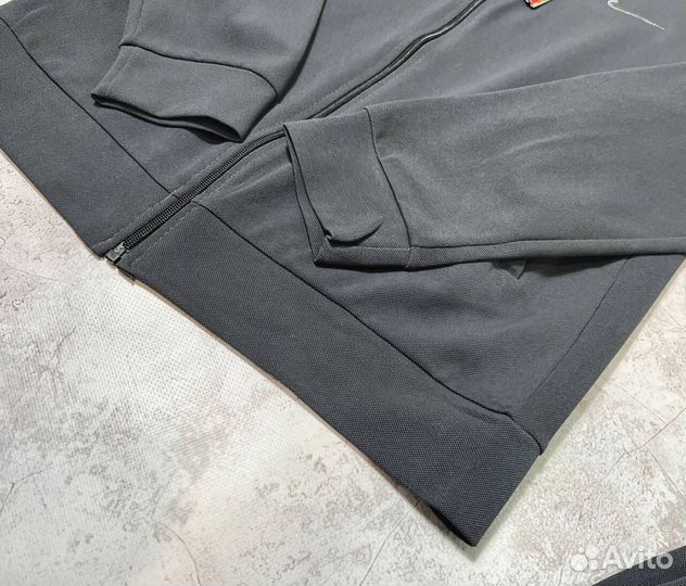 Спортивные костюмы Nike