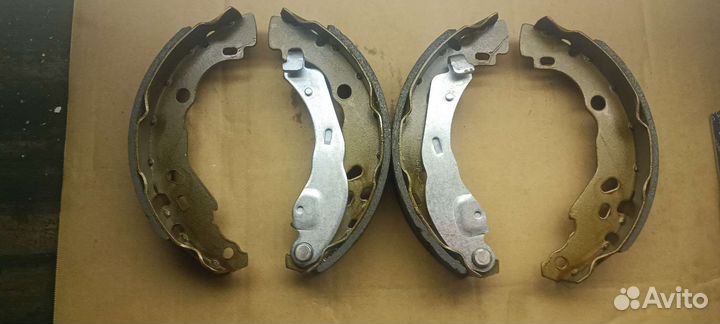 Два комплекта тормозных на Рено логан
