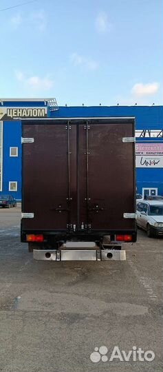 Isuzu Forward (F-Series), 1996