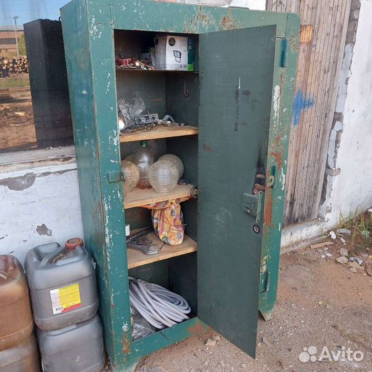 Сейф Шкаф металлический