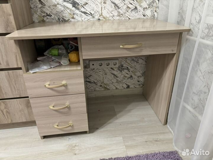 Письменный стол