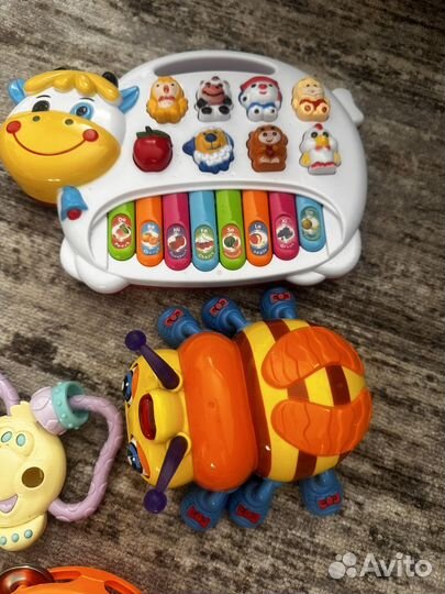 Погремушки, коврик развивающий