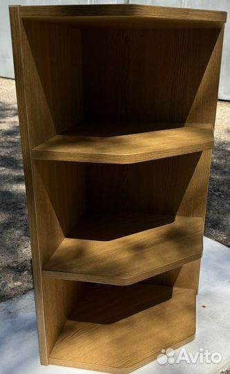 Полка настенная угловая новая