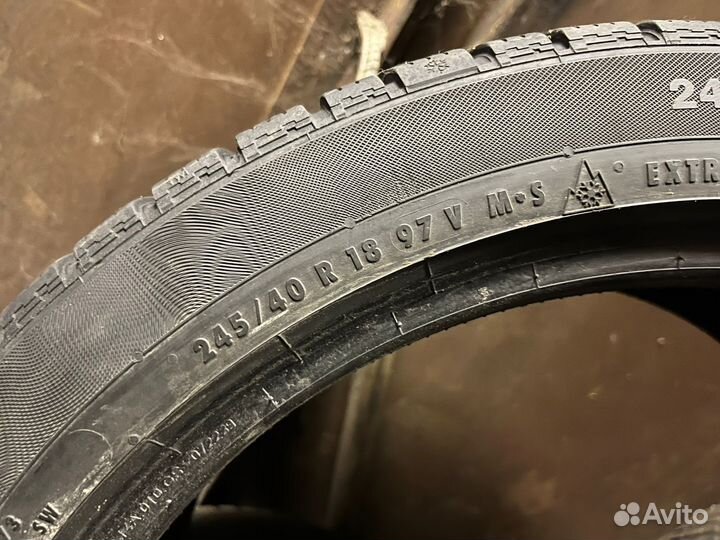 Continental ContiWinterContact TS 830 P 245/40 R18