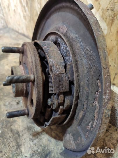 Кулак задний левый Chevrolet Epica