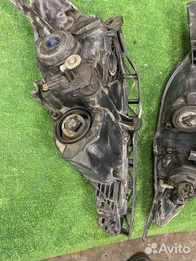 Фара левая правая Mazda 3 bk хэтчбек