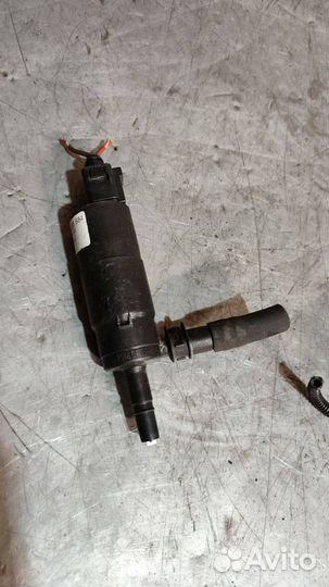 Насос (моторчик) омывателя фар Skoda Octavia (A4)