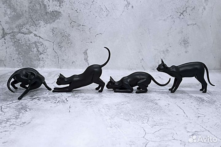 Фигурки котиков черные