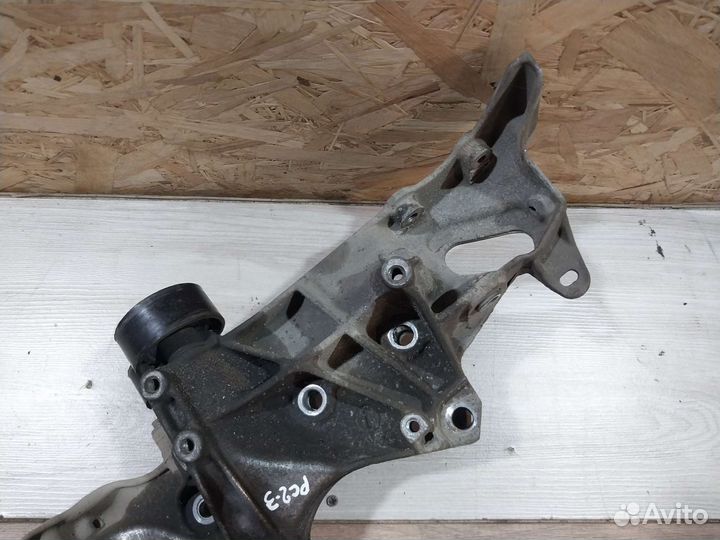 Кронштейн генератора Renault Symbol 2 1.4 K4J