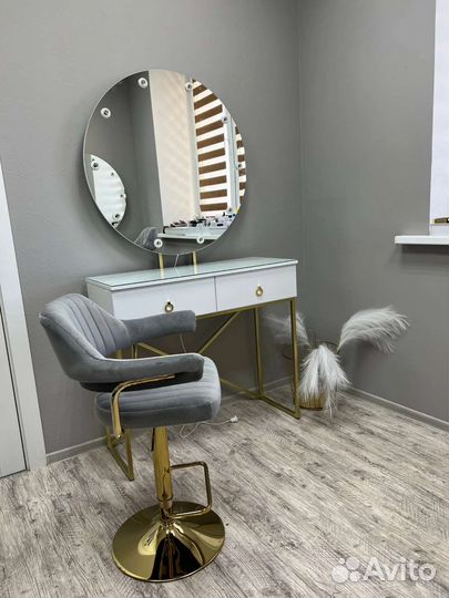 Туалетный столик