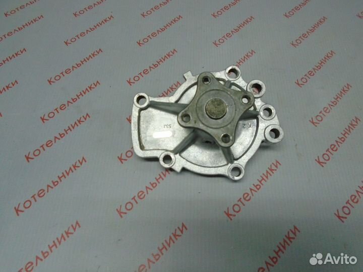 Nissan 21010-9F501 Насос водяной