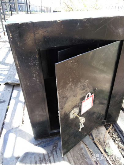 Сейф большой