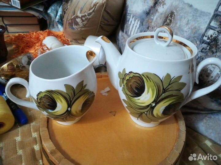 Молочник и чайник от сервиза Зеленая роза Гжель