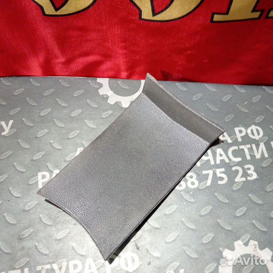 Накладка центральная 13133297 Opel Astra h