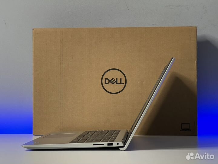 Шустрый ноутбук IPS 8G озу SSD256g Core i3 11th