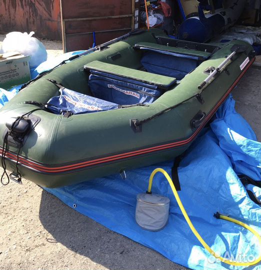 Продам моторную лодку