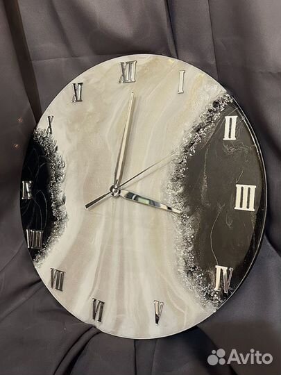 Часы из эпоксидной смолы