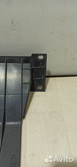 Воздуховод радиатора правый Nissan Qashqai J10