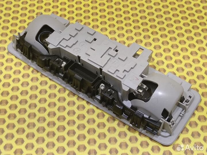 Консоль потолочная задний Volkswagen Jetta JEM