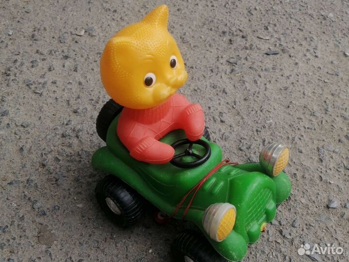 Игрушка СССР кот на машине каталка