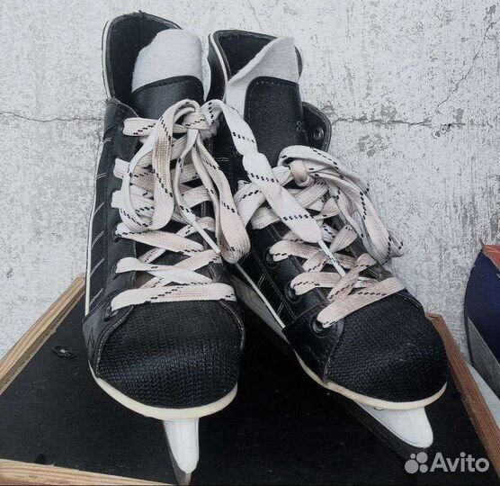 Коньки хоккейные